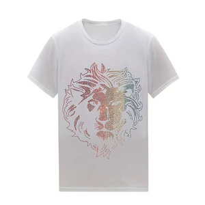 T-shirt noir à manches courtes pour homme avec motif crâne en strass dorés, col rond, coupe classique, style streetwear - Product Image 6