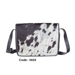 กระเป๋าหนังขนสัตว์ดีไซน์คลาสสิกสไตล์ยุโรป สะพายไหล่ สะพายข้าง ใส่คอมพิวเตอร์ สำหรับเดินทาง ใช้ได้หลายแบบ พร้อมสายสะพายกีตาร์ - Product Image 5