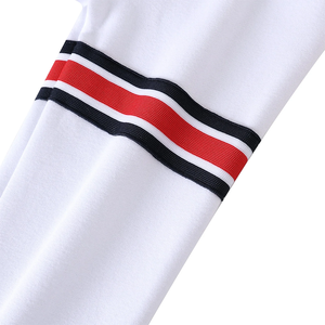 Sudadera Personalizada con Cuello Redondo para Universidad, Unisex, Blanca con Rayas Rojas y Negras, Felpa de Algodón, Venta al por Mayor, Ropa Escolar y Universitaria - Product Image 6