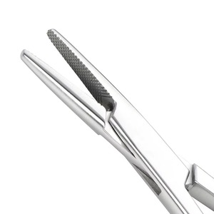 Portaagujas Manual Crile Murray 150mm 19-138-150 de Acero Inoxidable Quirúrgico con Bloqueo de Precisión, Alta Calidad, Certificado CE Hermann - Product Image 5