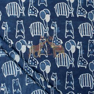 Tissu en coton indigo 100 % fait main en gros pour robes, nouveau design élégant d'éléphant pour la décoration intérieure - Product Image 2