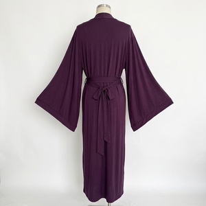Robe kimono musulmane personnalisée avec logo, légère, ouverte sur le devant, col en V, longueur intégrale, fermeture à cordon, abaya de luxe écologique à séchage rapide - Product Image 3