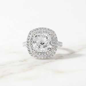 Anillo de doble halo fino de oro macizo de 10k, 14k, 18k con diamante cultivado en laboratorio de 3 CT con corte cojín y diamante redondo de 0.67 CT, color E, claridad VVS, certificado IGI. - Product Image 1