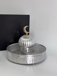Boîte cadeau Ramadan en acrylique, grand récipient rond doré en métal avec boîte à dattes en acrylique, ensemble de service élégant avec calligraphie arabe - Product Image 6