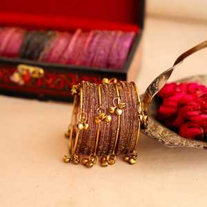 Juego de brazaletes étnicos chapados en oro con dijes de campana para mujer, joyería de boda, brazaletes estilo Kashmiri rojos, juego de 12 piezas con diseño de gotas de lluvia. - Product Image 1