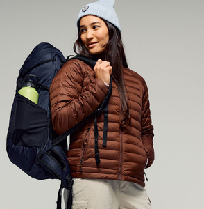Chaqueta de invierno acolchada premium para mujer, ropa informal personalizada para exteriores, a prueba de viento, con cierre de cremallera y bolsillos laterales, abrigo para mujer - Product Image 3