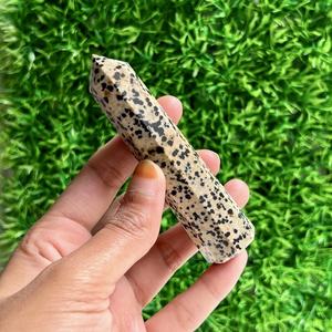 Obélisque en jaspe dalmatien naturel poli, tour de cristal, pierre de guérison pour la méditation et l'énergie, décoration d'intérieur. - Product Image 3