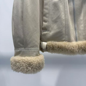 Manteau court en duvet d'oie respirant pour femme avec col en fourrure de renard et manches en fourrure véritable, fermeture éclair, design original pour l'hiver - Product Image 6