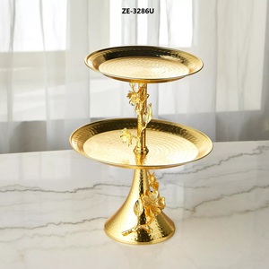 Support à gâteau rond en métal fait main de luxe pour la décoration de réception de mariage, finition dorée - Product Image 4