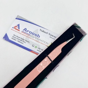 Pince à épiler professionnelle en acier inoxydable à 90 degrés avec revêtement en poudre rose vente en gros de logo personnalisé de haute qualité - Product Image 5
