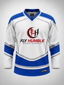 เสื้อฮอกกี้น้ำแข็งผู้ชาย Fly Humble คอวี แขนยาว สีขาว-น้ำเงิน พิมพ์ลายดิจิทัล ระบายเหงื่อได้ดี สายปรับได้ ใส่ได้ทุกฤดู - Product Image 1