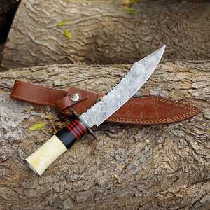 Couteau à lame fixe artisanal en acier Damas, lame pointue, manche en os, entretoise en résine rouge, pour la chasse, le camping et les activités de plein air - Product Image 5