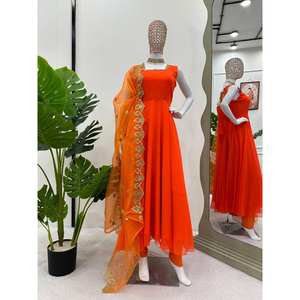 Top de fête-Ensemble Pent et Dupatta Coin Lace Bordure Taille XL - Product Image 3