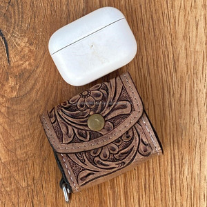 <b>Engraved</b> Leather Air Pod Cases Stylish Personalized Travel Earphone Cases <b>Tooled</b> Cowhide Genuine Leather Protective Air Pod Case - Product Image 2