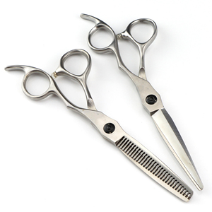 กรรไกรตัดผมมืออาชีพ J2 เหล็กกล้าไร้สนิมญี่ปุ่น สำหรับคนถนัดขวา ชุดกรรไกรตัดผมสำหรับร้านทำผม เกรด A+ - Product Image 1