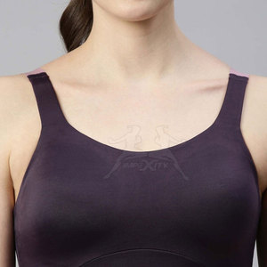 Sujetador deportivo de alta calidad con material que absorbe la humedad y duradero para un rendimiento activo. - Product Image 5