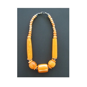 Collar con Colgante de Resina APEX ALIGN, Joyería Artística Hecha a Mano, Cadena Ajustable, Regalo para Mujer, Disponible en Todo el Mundo - Product Image 3