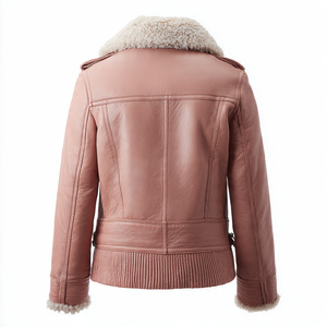 เสื้อแจ็คเก็ตหนังขนสัตว์คุณภาพสูงระดับพรีเมียม ดีไซน์หรูหราและเท่ห์สำหรับผู้หญิง - Product Image 3