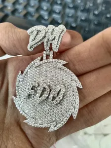 Colgante circular con letra personalizada de moissanita auténtica de corte redondo de 3 quilates, chapado en oro blanco de 14 quilates - Product Image 2