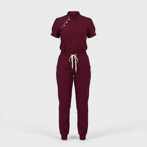 Conjunto de Uniformes Médicos para Enfermeras Color Borgoña, Estilo Jogger, para Hospital y Clínica - Product Image 1