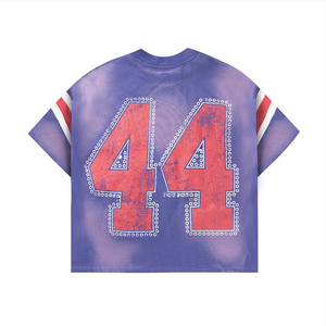 Camiseta de manga corta oversize para hombre con estampado tie-dye, letras y rayas, cuello redondo, estilo streetwear. - Product Image 3