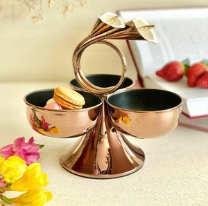 Présentoir en métal rustique à plusieurs niveaux pour desserts, vaisselle, présentation alimentaire, service d'apéritifs pour mariages et fêtes - Product Image 3