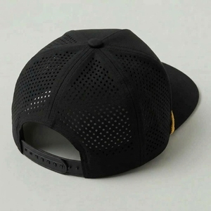 Casquettes de golf personnalisées OEM à 7 panneaux, perforées, découpées au laser, à visière plate et structurées, ODM, faible MOQ, usine de casquettes - Product Image 6