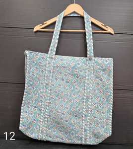 Bolso de compras grande de algodón acolchado estilo boho para mujer, con cierre abierto, bolso de hombro con estampado de bloques, lavable, tipo tote para equipaje. - Product Image 1