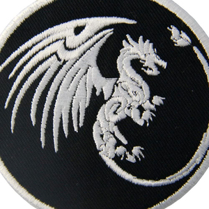 Étiquettes brodées thermocollantes sur mesure, logo 3D en relief, patchs brodés pour vêtements et casquettes - Product Image 2