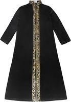 Thobe élégant pour homme en velours noir uni de qualité supérieure avec broderie dorée – Vêtement traditionnel islamique, logo personnalisé