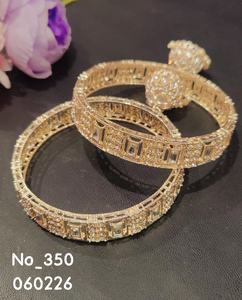 Juego de Brazaletes Versátiles de Estilo Étnico Retro con Textura Geométrica de Aleación de Cobre para Mujer, Diseño Colorido y Moderno con Engaste de Bisel KVM - Product Image 1