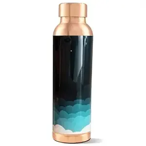 Bouteille d'eau en cuivre de 950 ml, couleur cuivre métallisé brillant, design Meena imprimé élégant, idéale pour l'hydratation quotidienne, maison et bureau. - Product Image 2