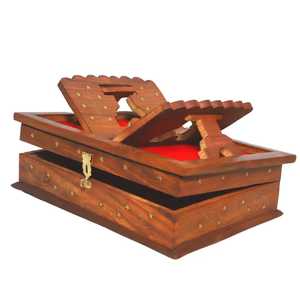 Soporte de Madera para el Corán Intrincadamente Tallado, Soporte Plegable para Libros Islámicos con Patrones Decorativos, Hecho a Mano Tradicionalmente - Product Image 5