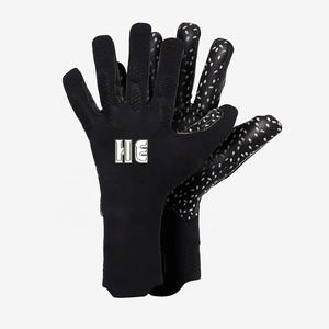 Gants de gardien de but personnalisables abordables, paume en latex allemand avec adhérence supplémentaire et protection fiable, adhérence antidérapante - Product Image 1