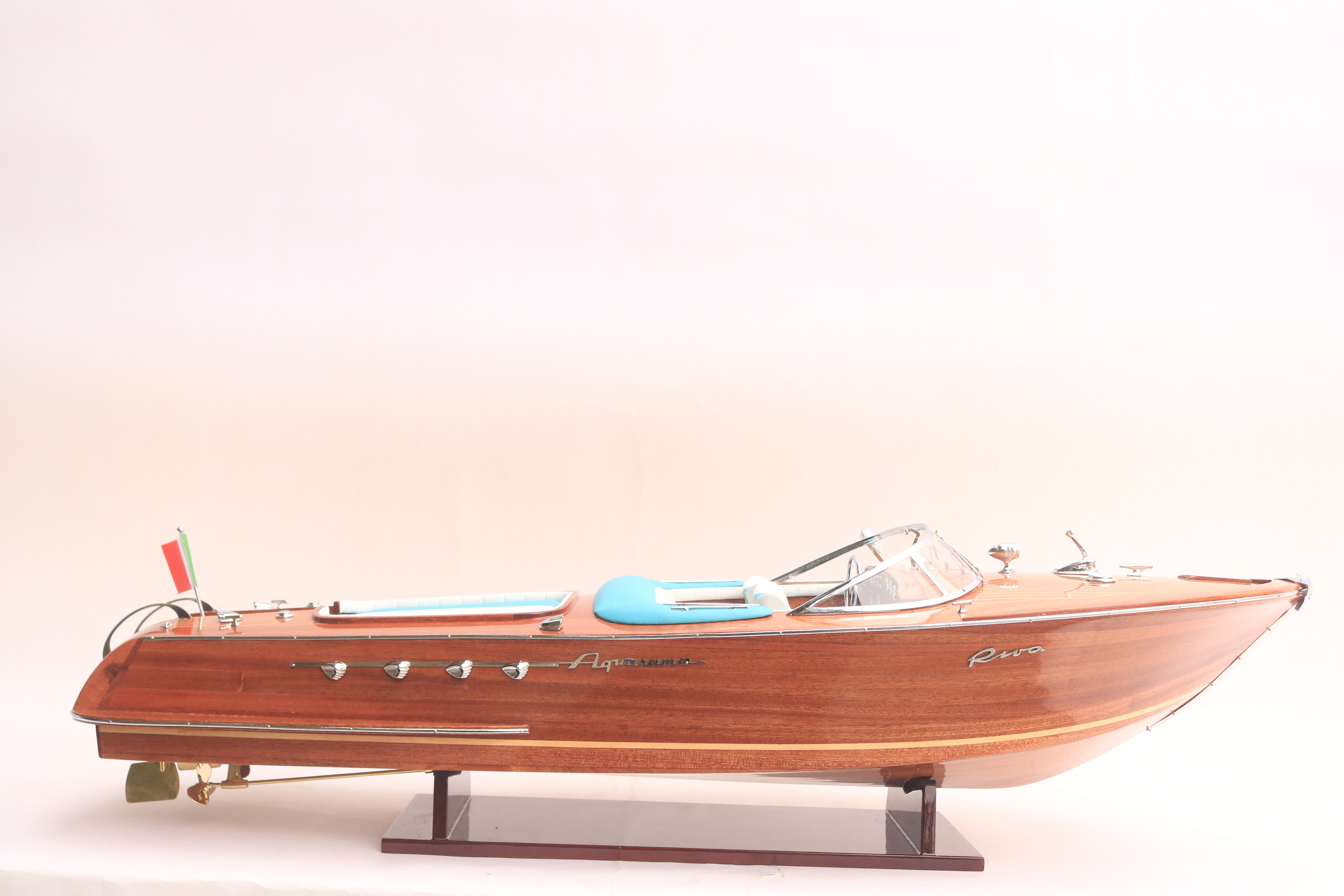 RIVA AQUARAMA ナチュラルウッドハル木製モデルボート - ビジネス