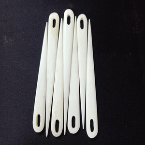 Aiguilles en os de buffle polies, sculptées à la main, écologiques, sur mesure, pour les magasins de fils et de fibres, destinées à la revente - Product Image 1