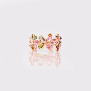 แหวนดอกทัวร์มาลีนหลากสีธรรมชาติประดับเพชรในทองคำแท้ 18K สีเหลือง – แหวนพลอยรูปกลุ่มดอกไม้ - Product Image 1