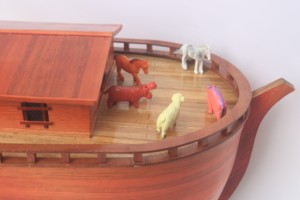 ARCA DI NOE - Modello di Nave in Legno Fatto a Mano Ispirato all'Arca Biblica per Decorazione Casa e Ufficio - Product Image 6