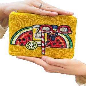 Pochette à monnaie de luxe faite à la main avec broderie de perles de rocaille et fermeture éclair, petit sac brodé de perles de rocaille - Product Image 1