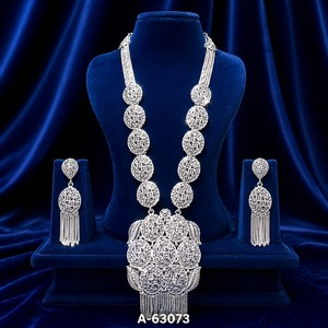 MOLL JEWELLERS ชุดเครื่องประดับเจ้าสาวชุบทอง 22K พร้อมสร้อยคอยาวและชุดต่างหูเพทายอินเทรนด์งานแต่งงาน/ปาร์ตี้/ของขวัญ A-63073 - Product Image 1