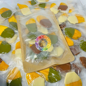 Mangues séchées tranchées naturellement sucrées avec une enrobage de chocolat noir véritable de qualité supérieure, conservées dans l'eau pour un plaisir sain au quotidien - Product Image 5