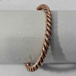 Brazalete Terapéutico de Cobre Puro Trenzado Abierto, Hecho a Mano, Ecológico, para Equilibrio Espiritual y Alivio del Estrés - Product Image 4