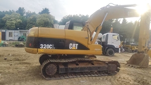 Excavadora de cadenas diésel hidráulica Caterpillar 320C usada original, en excelentes condiciones de funcionamiento, precio competitivo, en venta. - Product Image 4