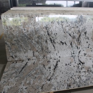 Dalles de granit poli blanc pour revêtement de sol et revêtement mural en pierre naturelle lisse et durable - Product Image 2