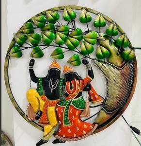 Décoration murale en métal suspendue Radha Krishna Raas Art Déco pour anniversaire et mariage - Product Image 2