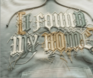 Sudadera con Capucha OEM Ecológica, Resistente al Viento, Forrada, con Letras Bordadas, de Punto, Manga Larga, Informal, de Invierno, para Mujer - Product Image 2