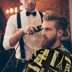 Cape de coiffure noire confortable, imprimé outils de barbier jaunes, en pongé résistant à l'eau, manches longues, pour salon professionnel - Product Image 5