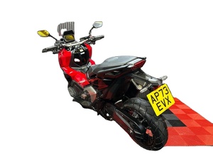 NUEVO Sistema de llave inteligente X-ADV ROJO 745cc Motocicleta scooter de 6 velocidades con motor de gasolina de 4 tiempos refrigerado por líquido EN STOCK para la venta COMPRA AHORA - Product Image 3