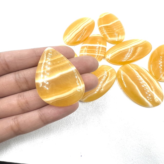 Jaune