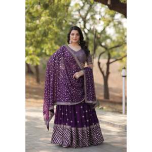 Faux vin étonnant qui fleurit avec des paillettes lourdes Lehenga Choli - Product Image 1
